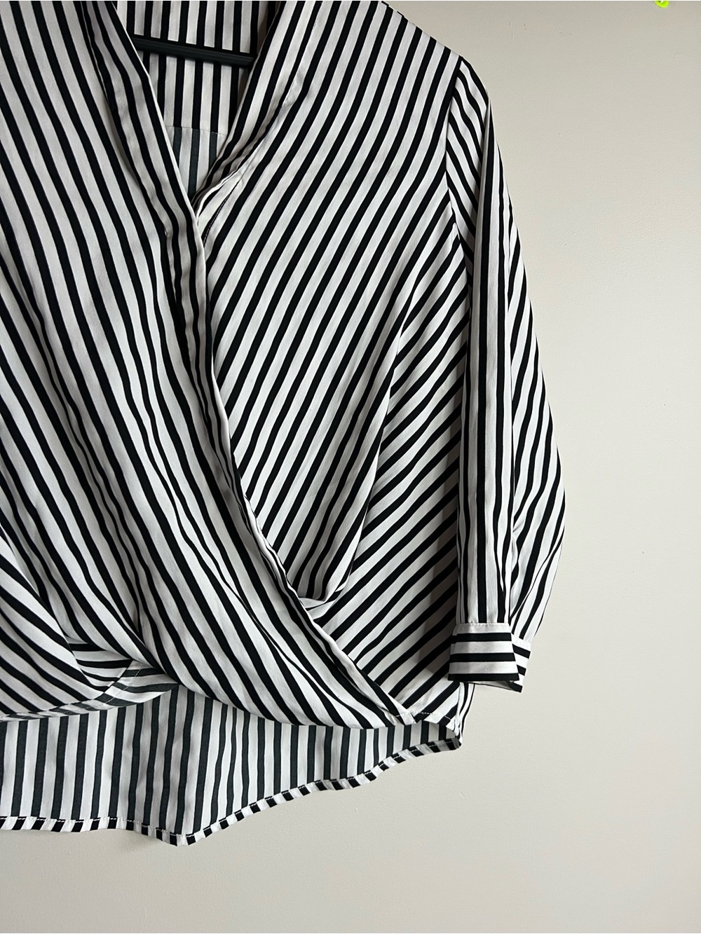 Vero Moda Black White Striped Wrap Blouse 3/4 Sleeve Surplice Women size medium - Picture 3 of 9